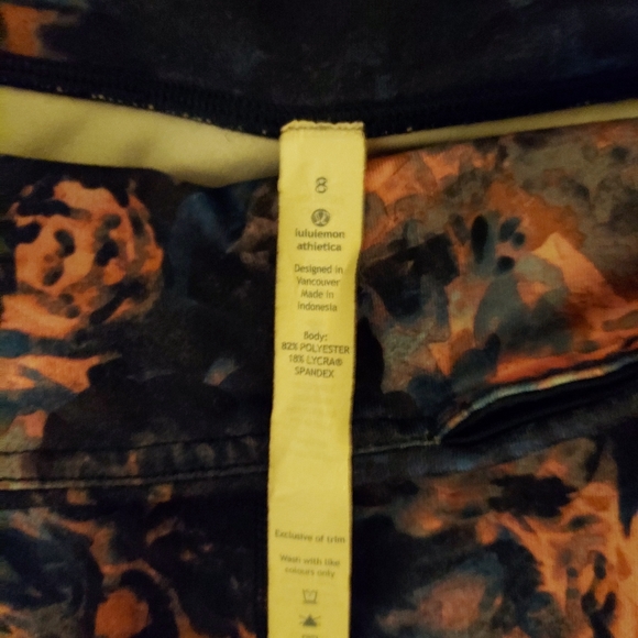 Lululemon Bundle! 2crop leggings sz8, 1reversible NWT Purple Uplifting Scrunchie - Picture 5 of 11